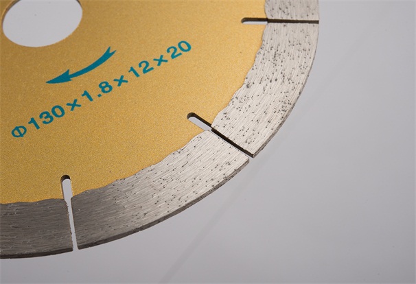 被微晶石鋸片切割后的微晶石還需要進(jìn)行哪些工序完成鋪貼呢？